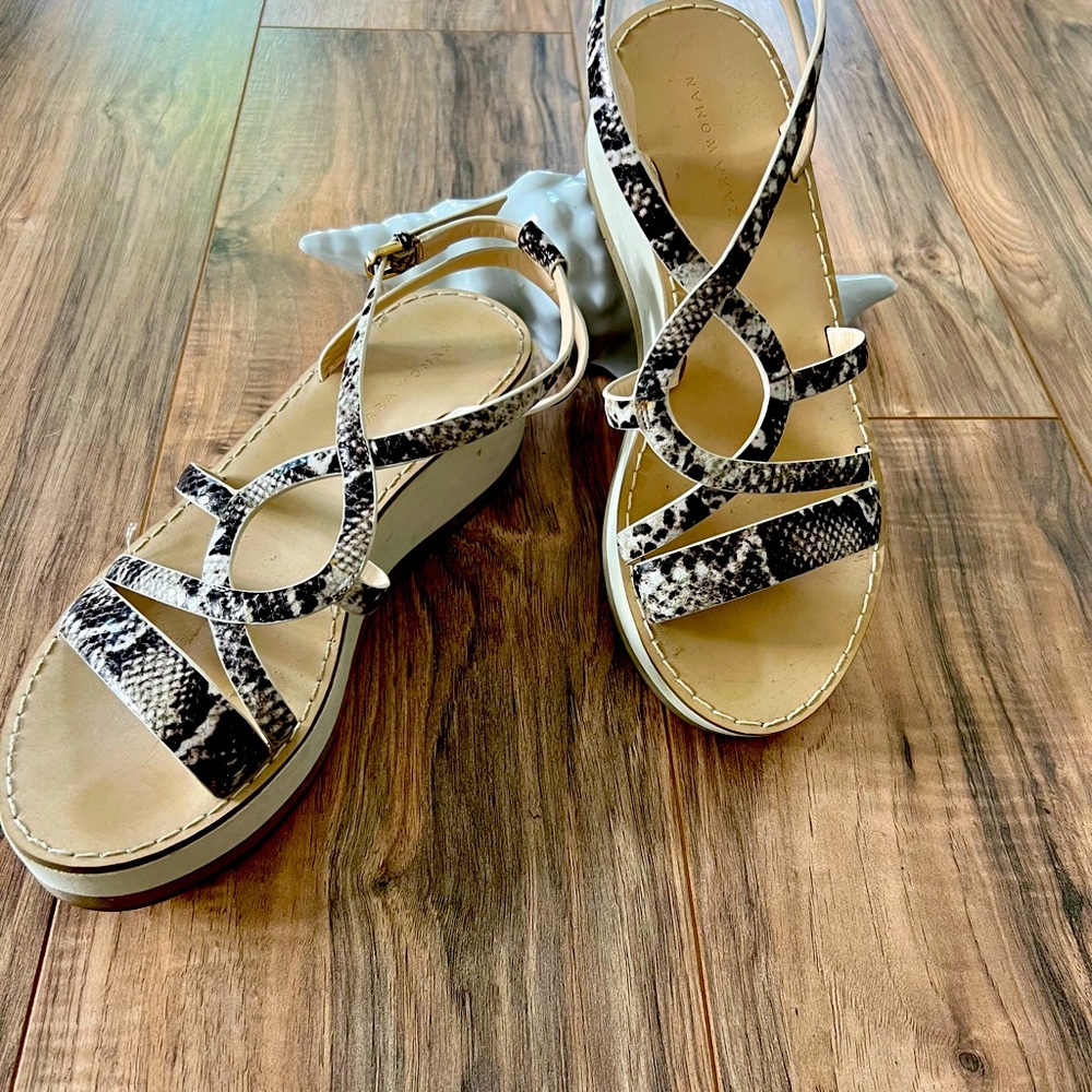 Zara snake style print sandals(39)